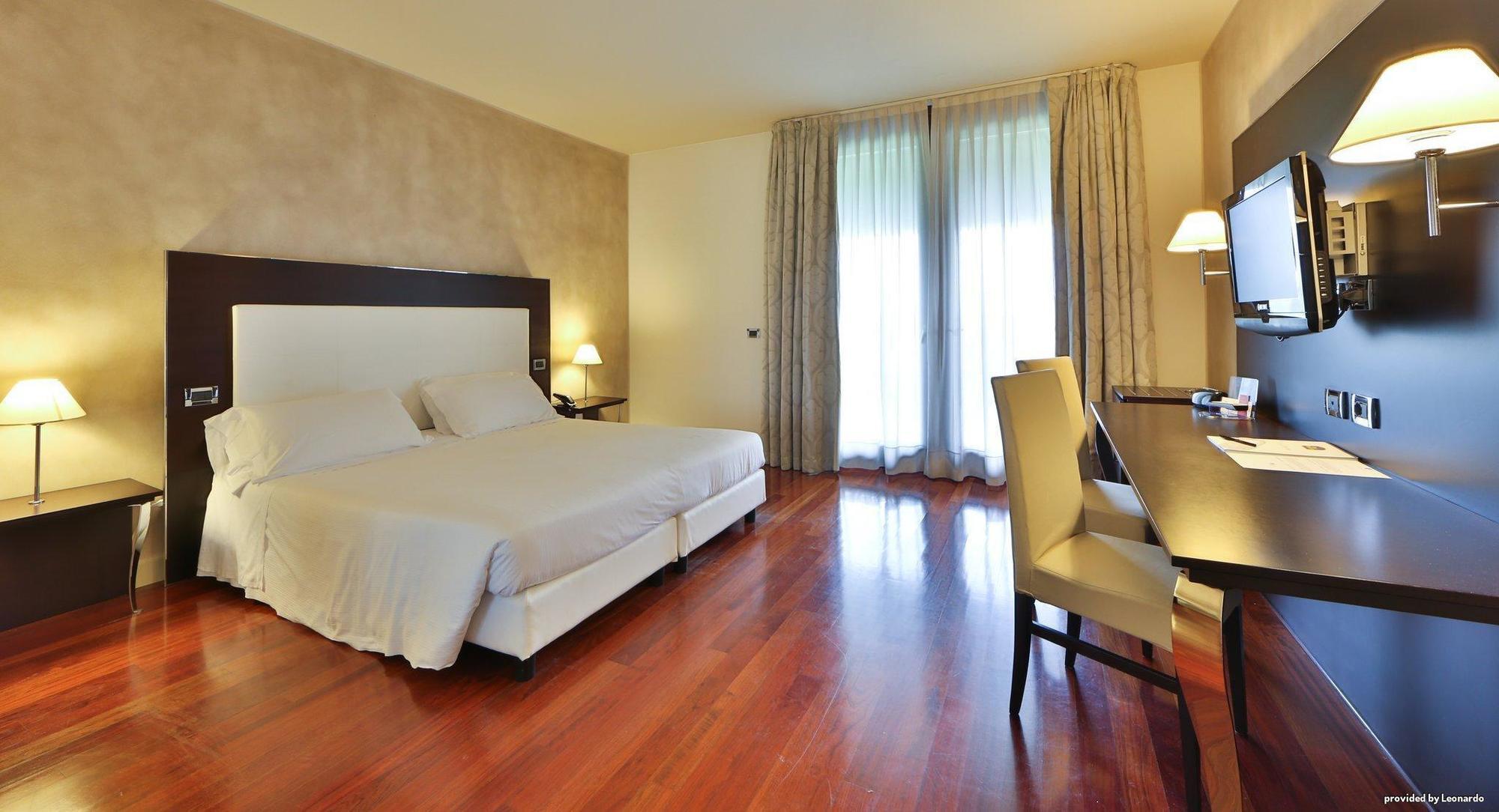 Cremona Palace Hotel Costa Santʼ Abramo Exterior foto